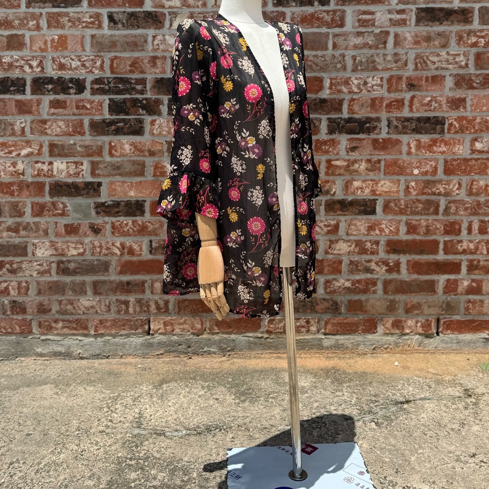 SOLD ELSEWHERE Target semisheer black floral kimono / S / Excellent condition - Picture 7 of 11